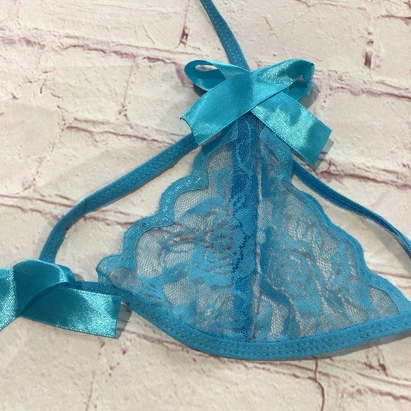 Sexy Blue Strappy Lace Bra and Panty Lingerie Set - Size X-Large - Picture 3 of 6